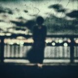 不気味な女性